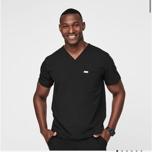 FIGS Men’s Black Scrub Top 🖤